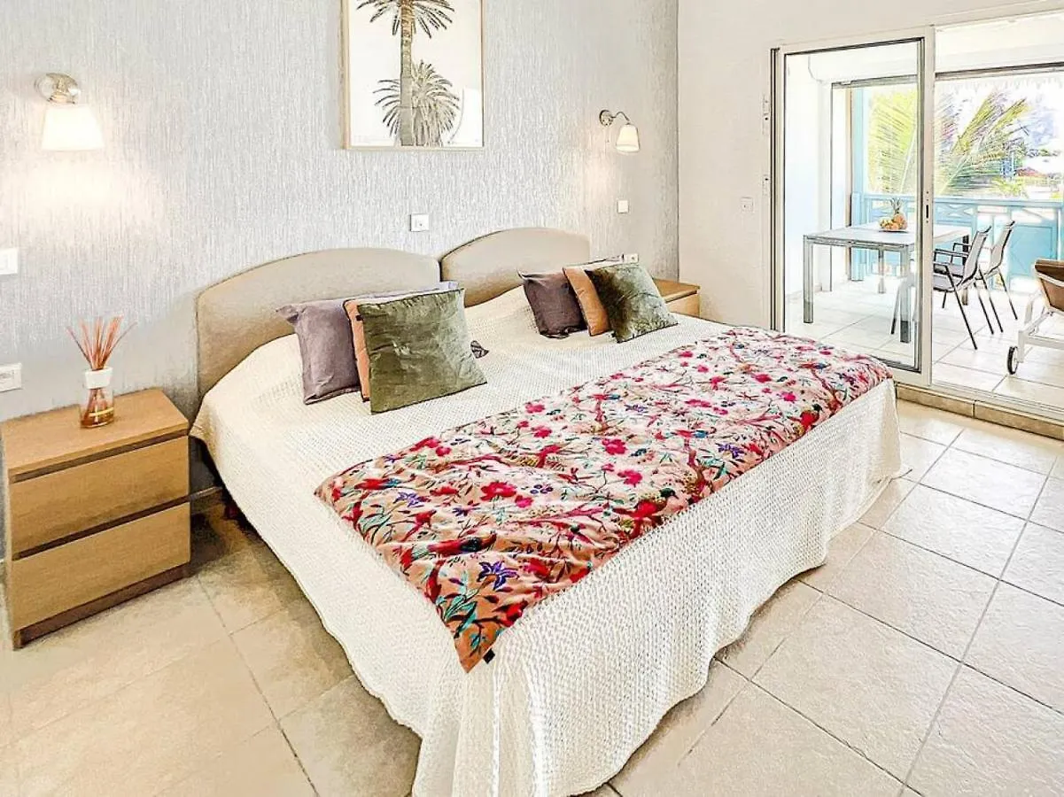 Holiday home Maison Caraibes Beach Front On Orient Bay With 2 Big Pools Sint Maarten/Saint Martin